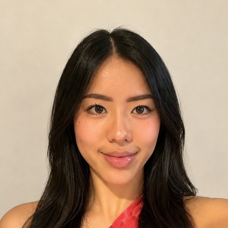 Alyna Tang 